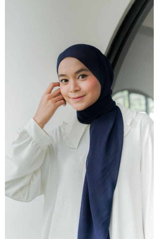 Pasmina Voal Gucci Jahit Tepi Navy